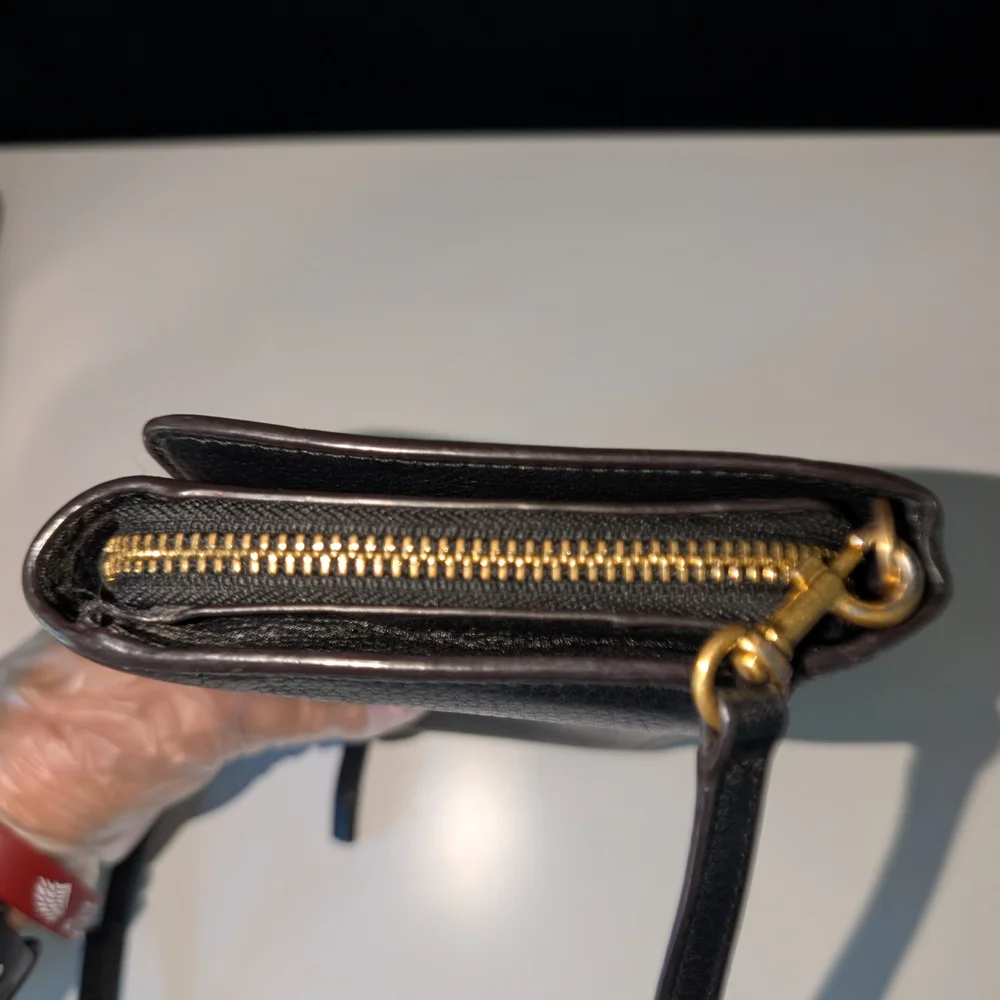 Tory Burch Black Leather Crossbody Wallet